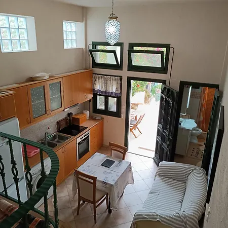 Apartment Seaside 2 Emborios